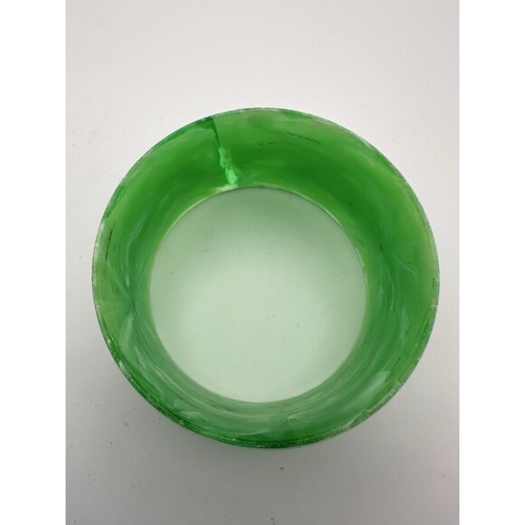 Vintage Apple Green Plastic Wide Bangle Bracelet - Picture 5 of 5